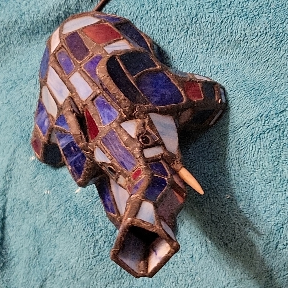 Stained Glass Tiffany style elephant lamp working